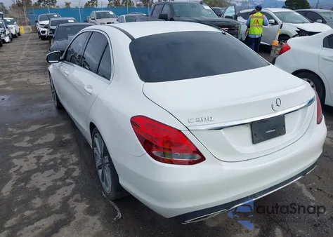 2018 Mercedes-Benz C 300 из США, поврежденный, VIN 55SWF4JB9JU245820